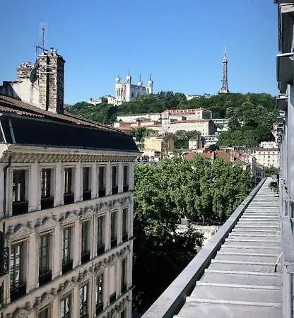 Celect'In Lyon Suites Climatisees Skyview Buitenkant foto
