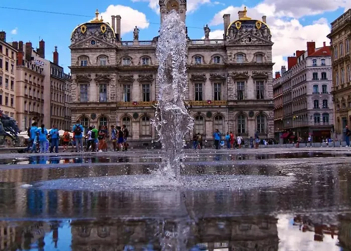 Celect\'In Lyon Suites climatisées SkyView